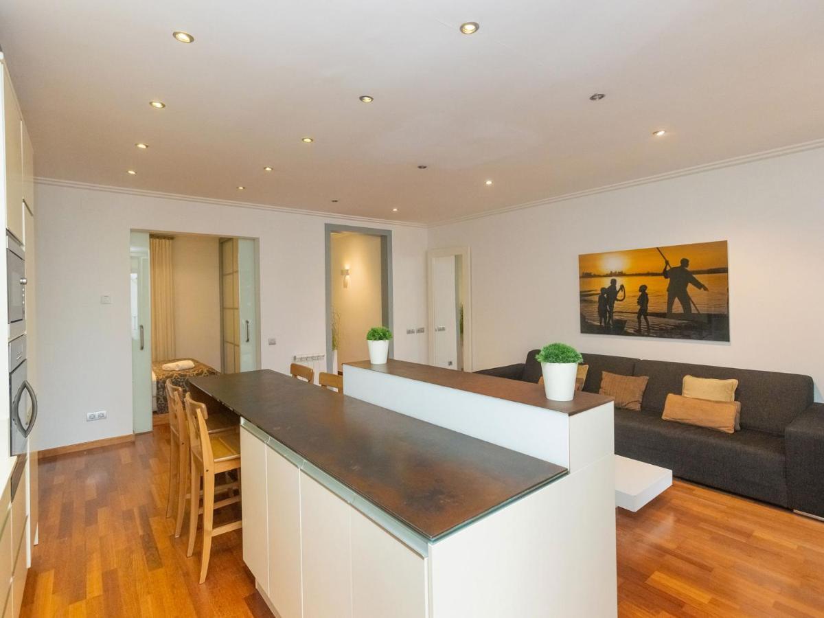 Apartment Centro- Passeig De Gracia - Casa Batllo By Interhome Барселона Екстериор снимка